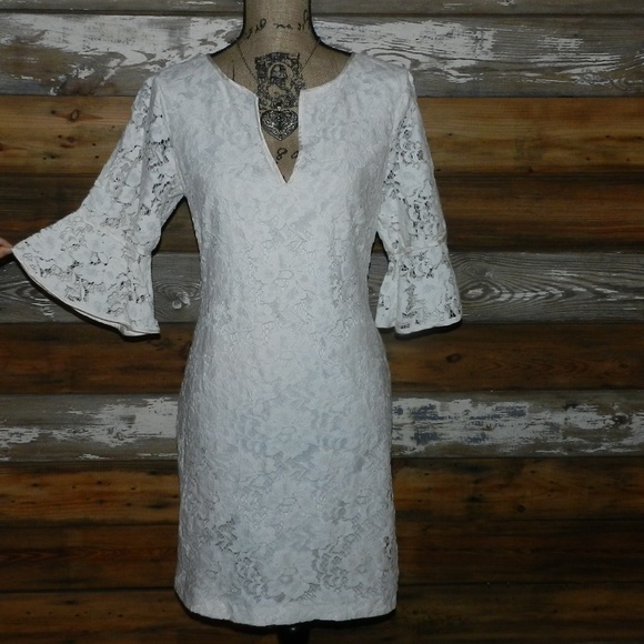 Adrianna Papell Dresses & Skirts - 💟Gorgeous Adrianna Papell Lace Dress